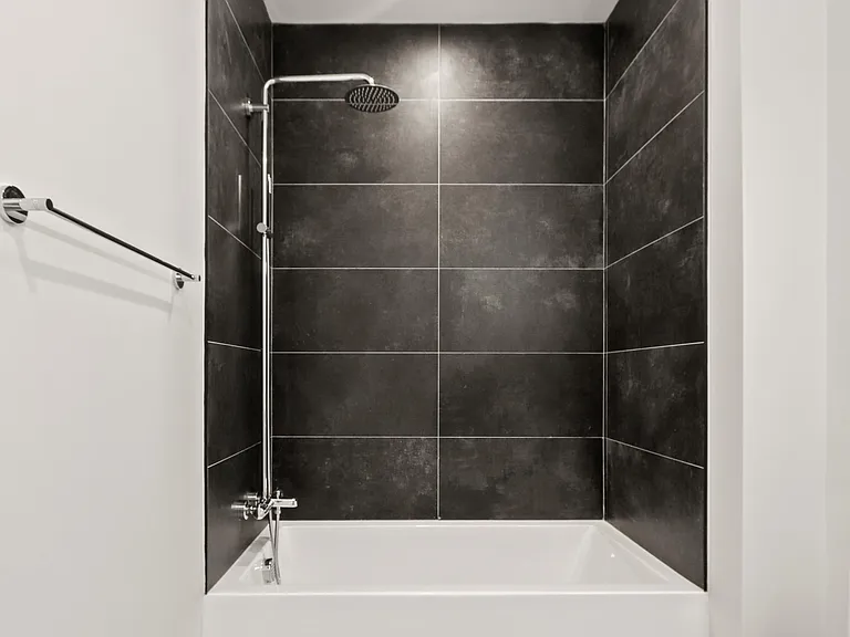 340 W 2nd St #17 — Photo 25
