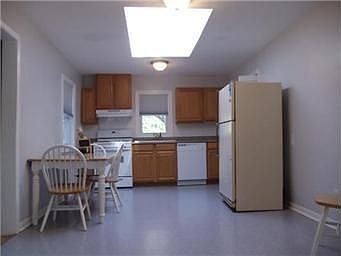 3rd image of 8321 Foster St
