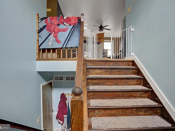 5th image of 110 Topaz Dr #1