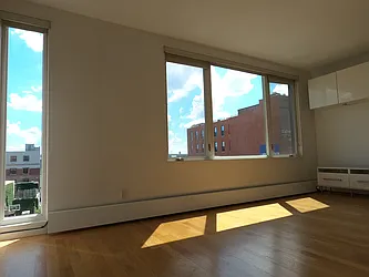 Rented by R New York