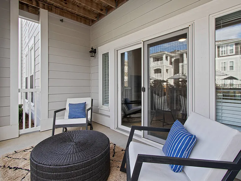 1000 West, Charleston, SC, Patio