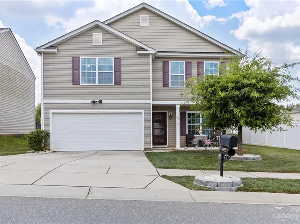 6915 Nathan Dr, Charlotte, NC 28269