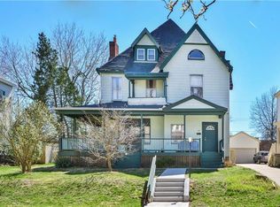 26 1/2 Creighton Ave, Crafton, PA 15205