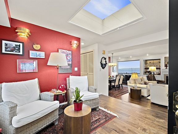 4th image of 22609 6th Ave S APT 301