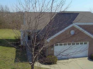 506 Shadow Ridge Dr, Highland Heights, KY 41076