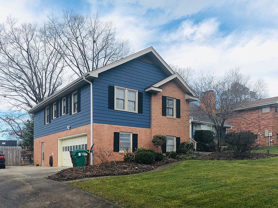 2nd image of 1603 Laurel Ln