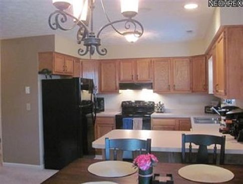 2nd image of 3265 Greentree Cir