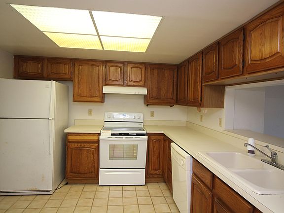 3rd image of 580 Brevard Ave S Unit 813