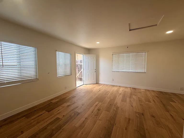 1342 Costa Ave #A — Photo 9