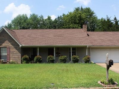 2402 Holly Hill Dr, Tupelo, MS, 38801