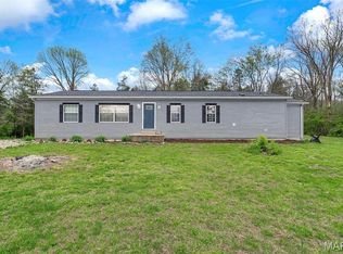 4267 Lakeview Dr, Hillsboro, MO 63050