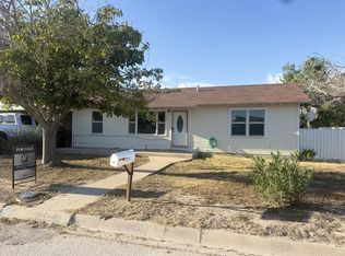 705 E 1st St, Big Lake, TX 76932