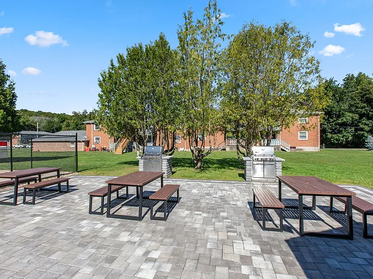 1 Manor Dr — Photo 17