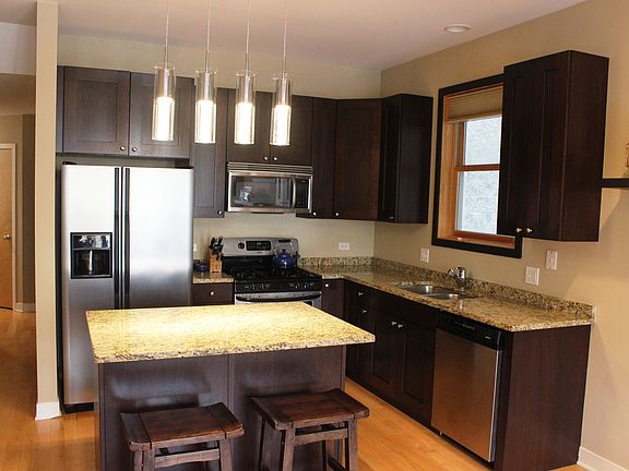 4th image of 1016 N Paulina St APT 2