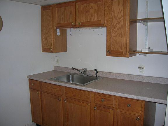 3rd image of 28 Emanuel St #A