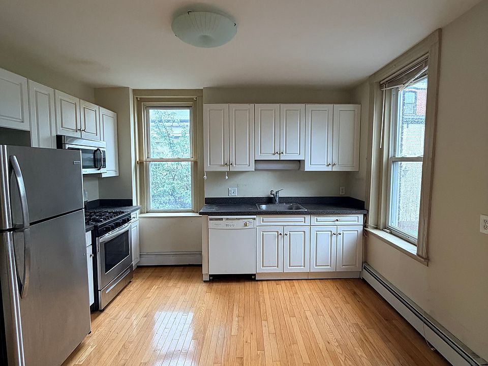 1st image of 533 Chapel St APT 3