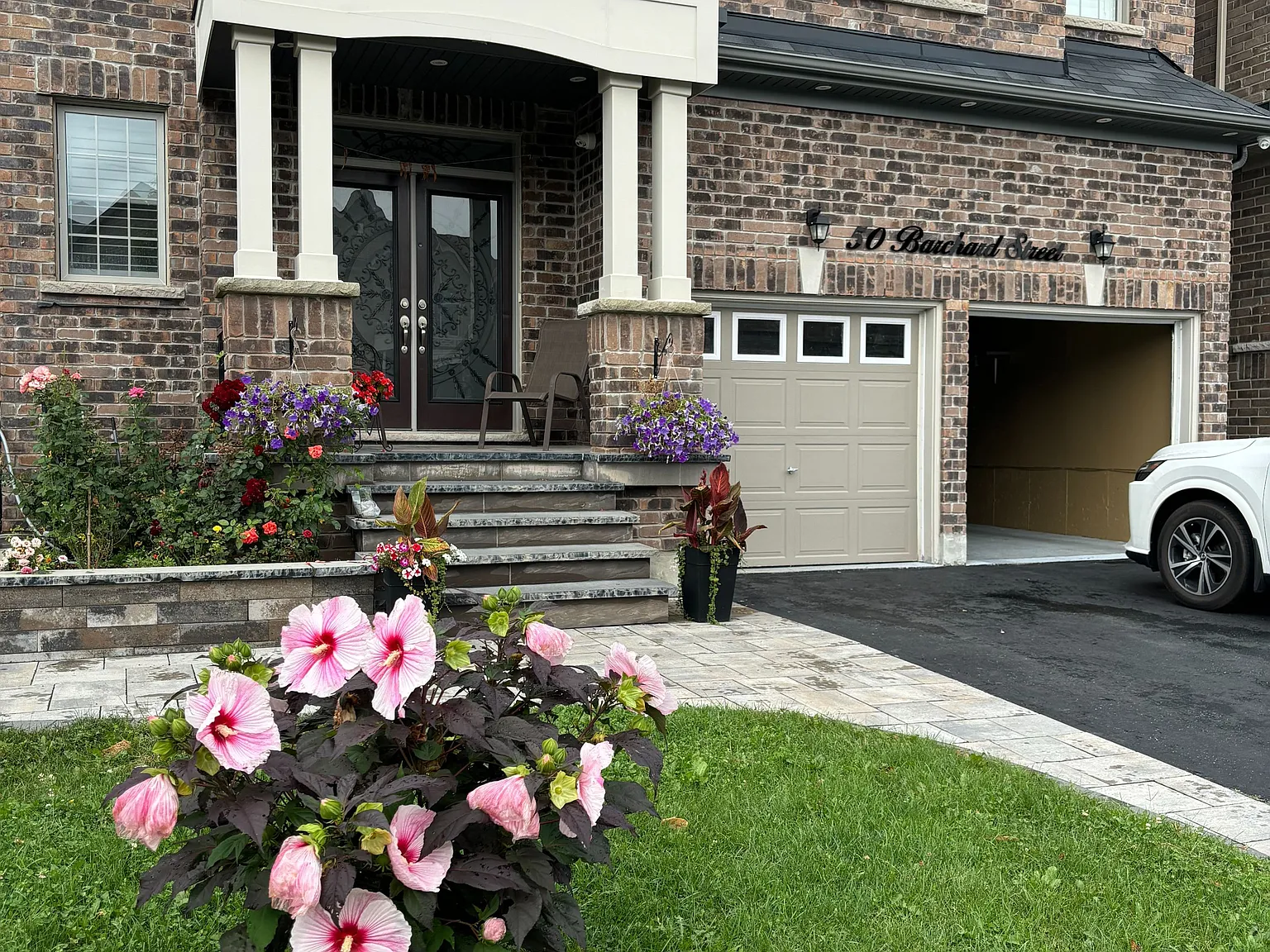 2 bed, $1,900 — Photo 1