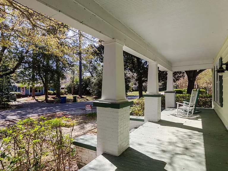 914B Bonham Ave — Photo 2
