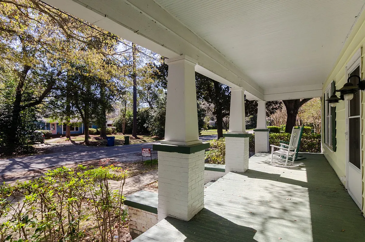 Building Photo - 914B Bonham Ave