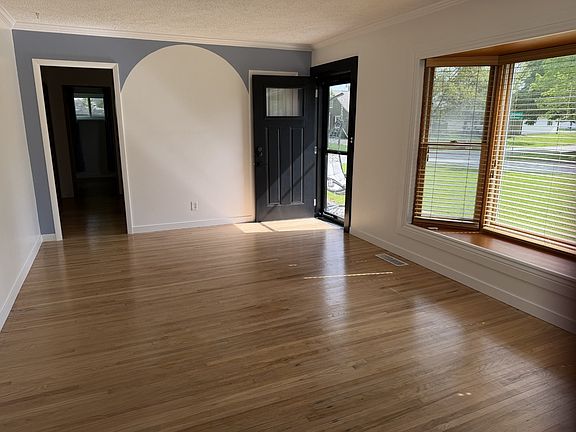 4th image of 1 Cottonwood St