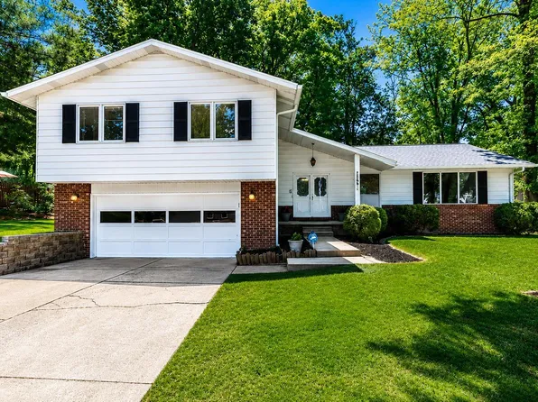 7599 Meadow Ln, Newburgh, IN 47630