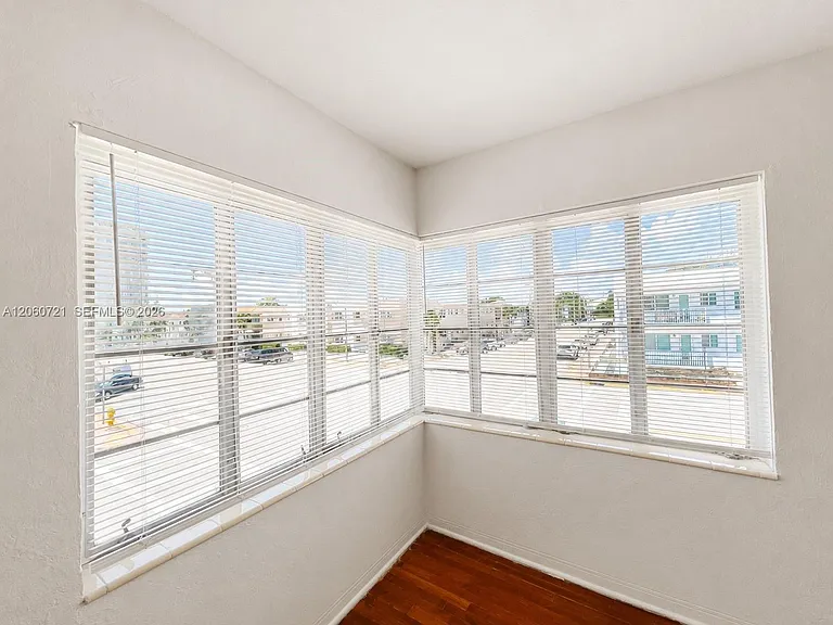 7407 Byron Ave #3 — Photo 8