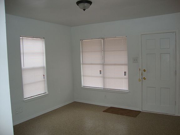 4th image of 118 Durant St