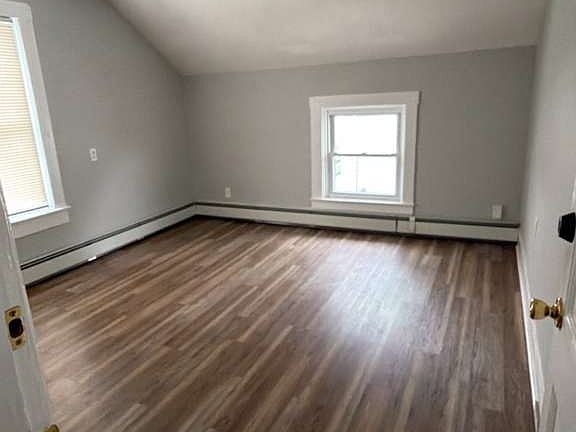 4th image of 31 Lincoln Ave APT 6
