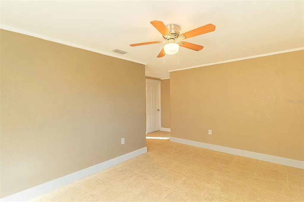 2 bed, 1.0 bath, 900 sqft, $1,200 — Photo 4