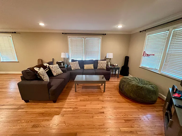 3641 Foxhall Rd — Photo 3