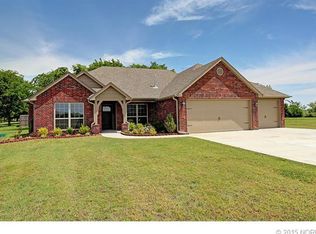 8573 E Amber Ct, Claremore, OK 74019