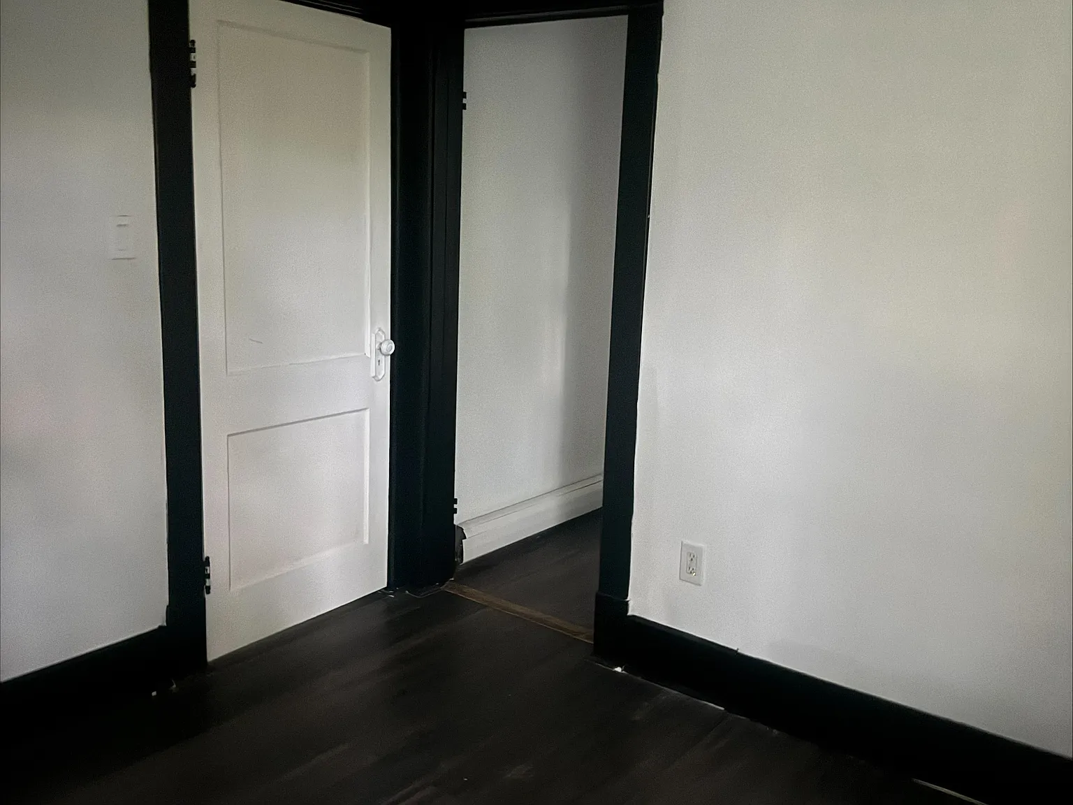 2 bed, 1000 sqft, $2,200 — Photo 3