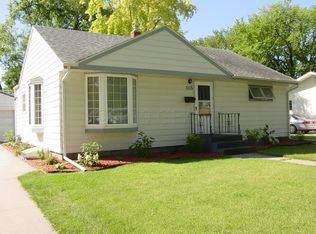 1115 Letnes Dr, Grand Forks, ND 58201