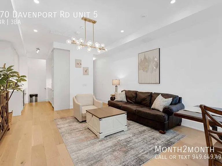 270 Davenport Rd #5 — Photo 7