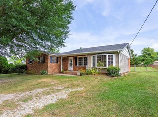 3925 Elkton Trl, Winston Salem, NC 27107