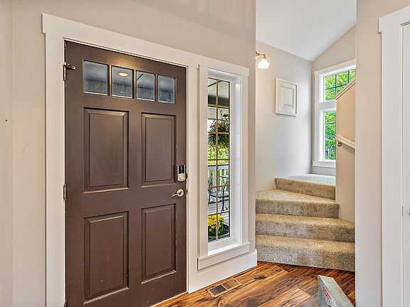 5th image of 721 Salishan Ct