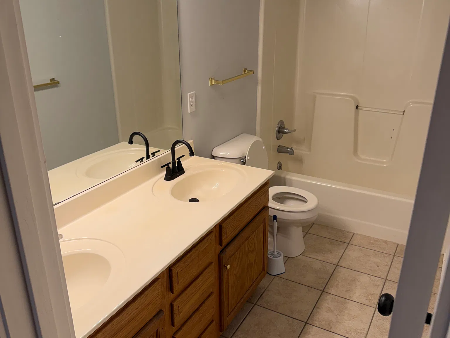 3 bed, 1750 sqft, $1,300 — Photo 3