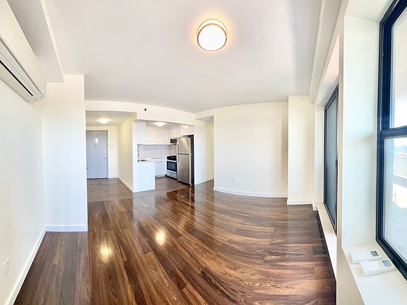 4th image of 1705 E 17th St #718