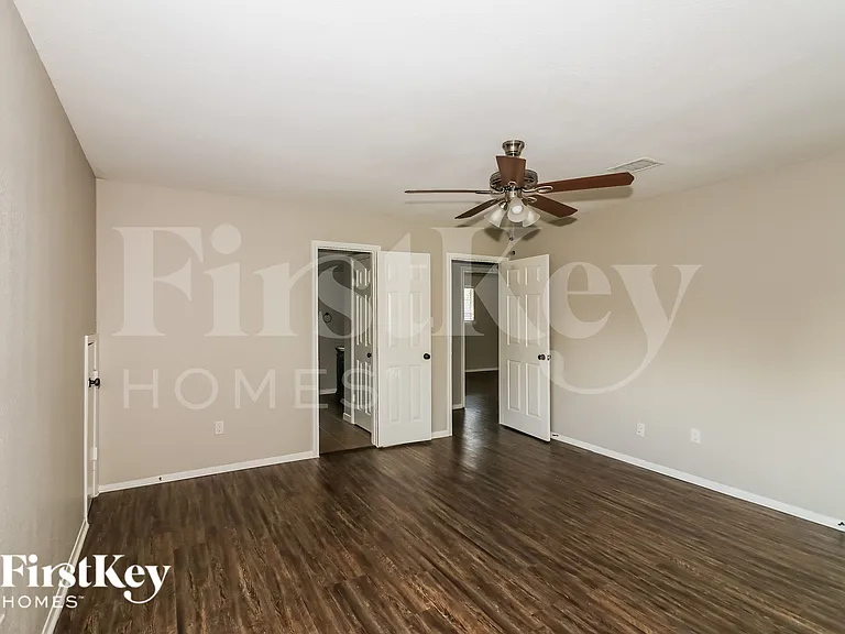 2703 Shady Bayou Ln — Photo 9