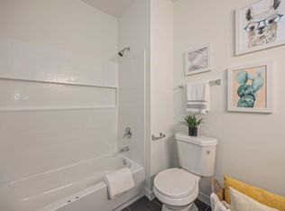2152 N 185th St #301, Seattle, WA 98133