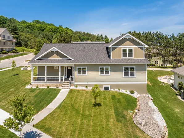 10788 Shrewbury St, Traverse City, MI 49684