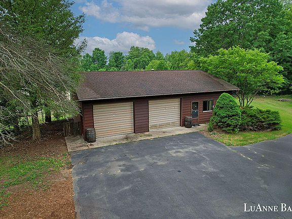 3rd image of 13467 Northland Dr NE