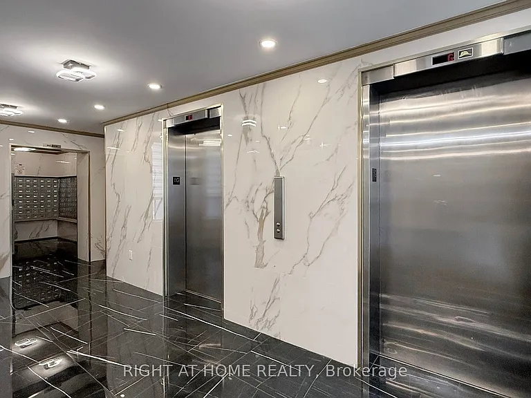 10 Sunny Glenway #511 — Photo 8