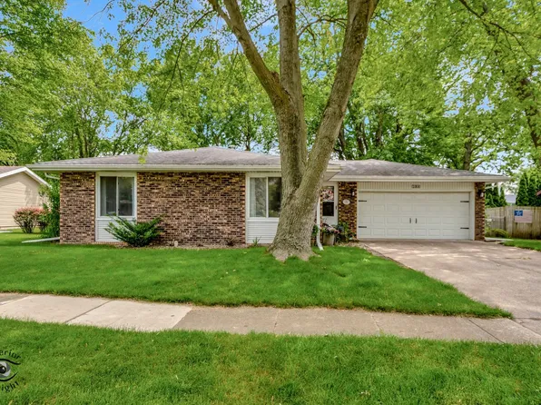 1064 Mallard Dr, Bradley, IL 60915