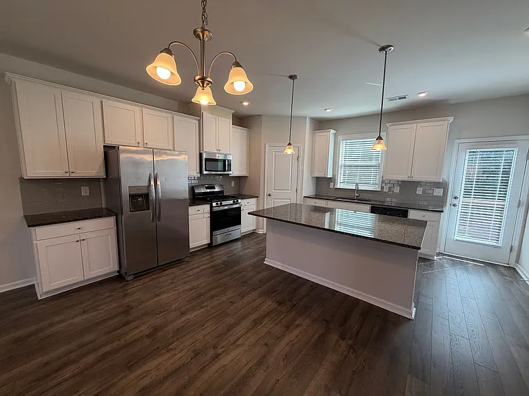 311 Mahone Dr #14 — Photo 4