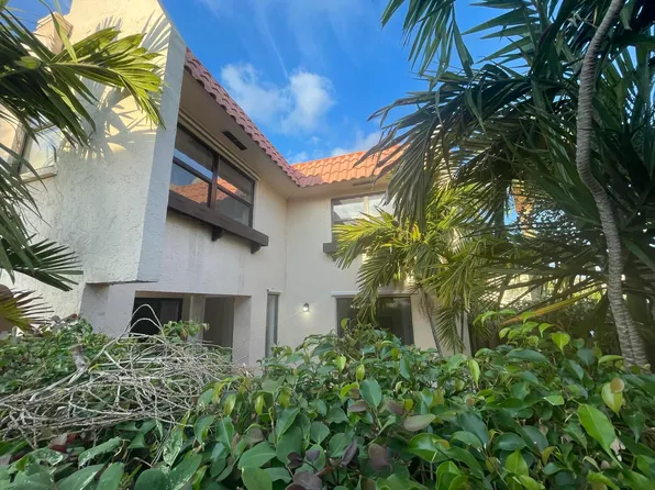 6304 Seven Springs Boulevard #D, Greenacres, FL 33463