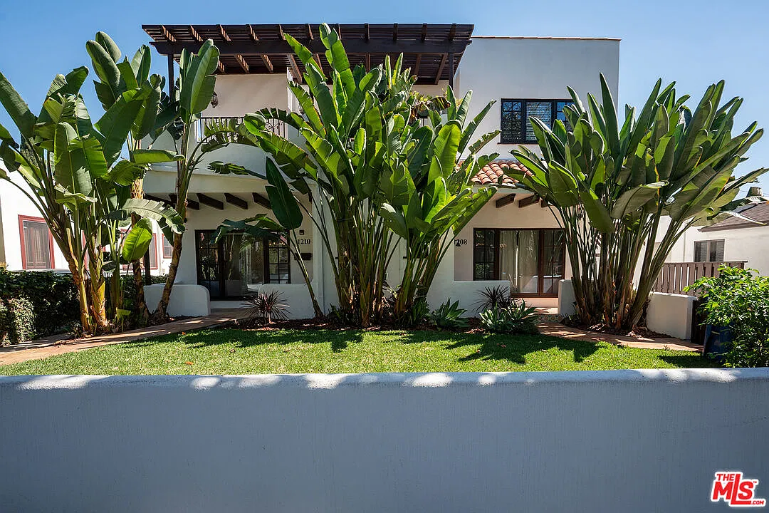 2 bed, 2.0 bath, 1200 sqft, $5,000 — Photo 1