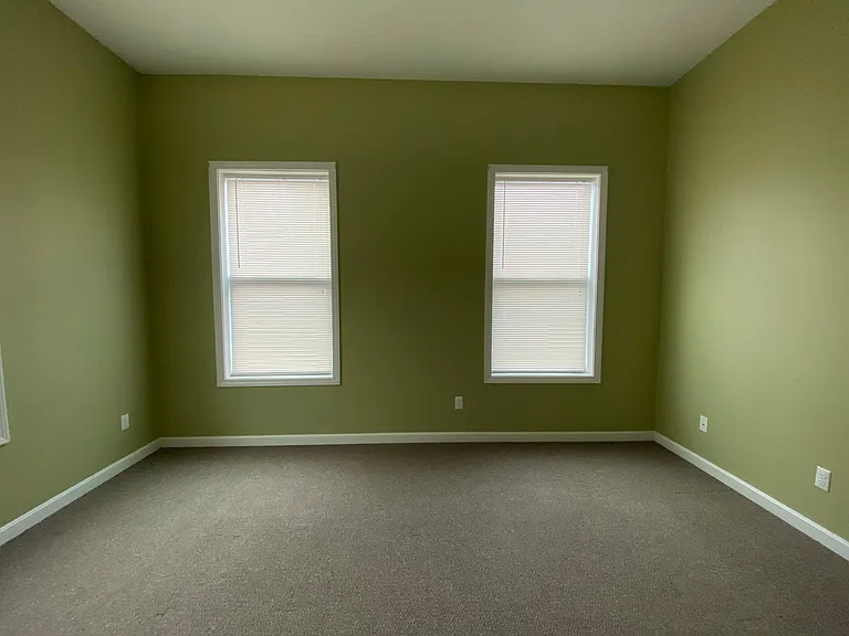 12 Main St #8 — Photo 13