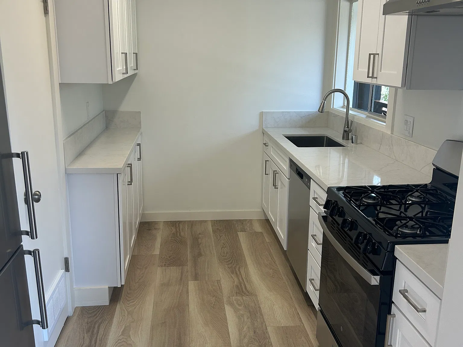 2 bed, 775 sqft, $2,850 — Photo 3