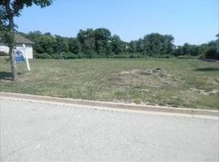 374 Poplar Dr, Yorkville, IL 60560